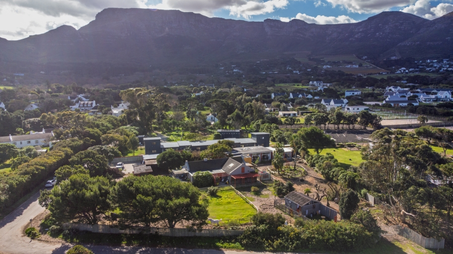 4 Bedroom Property for Sale in Meadowsteads Western Cape